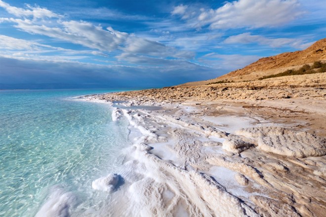 Biển Chết là điểm du lịch nổi tiếng thế giới. Ảnh: Muftah.org.